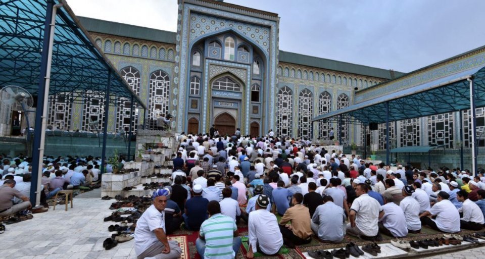 Dhuniyeyge eki kankolhuthakun Ramazan mahuge thafaathu sagaafaiy thah!