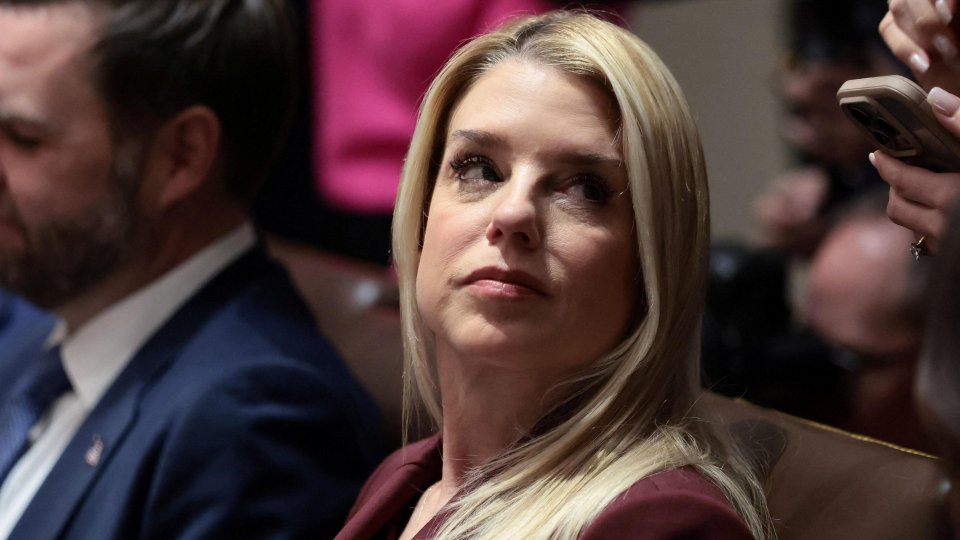 Kamunudhaathee America ge attorney general Pam Bondi e magaamun vaki kohfi