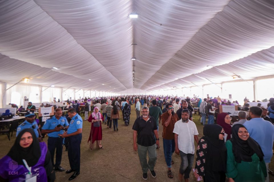 Record minvarakah hoonugadha dhuvahe: Miadhu Male' ah ihusaas kurevey hoonumin 43 degree ah araifi