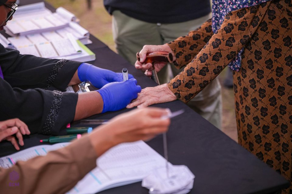 Local Council inthihaabuge dhevana buruge vote lun fashaifi