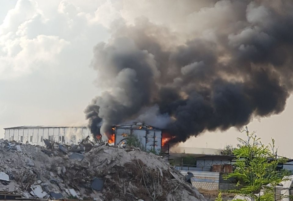 UPDATE: Hulhumale 3 vana fiyavaheegai huri accommodation block gai roavi alifaan vanee nivaalaafa