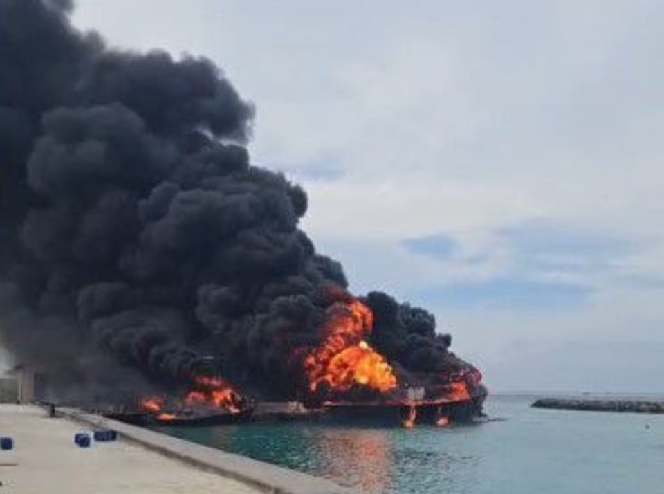 Feeali bandharugai oiy theyo boat eh gai roave andhaifi