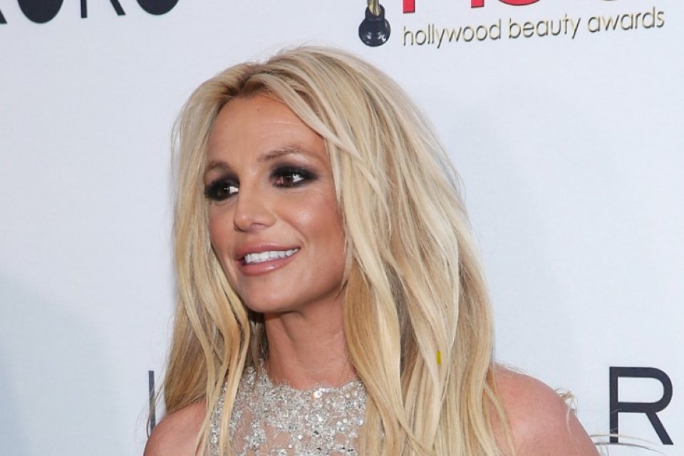 Masthuge haalathugai hayyaru kuri Britney rehab ah fonuvaalaifi