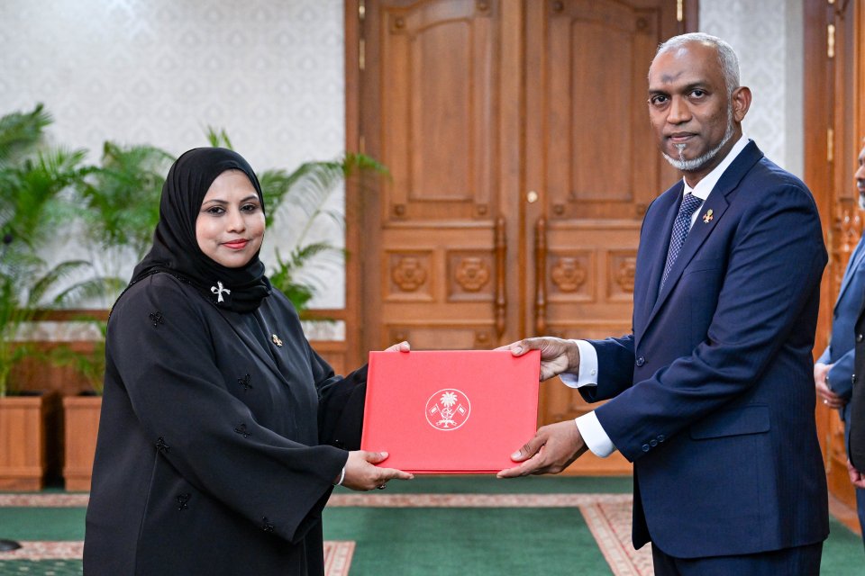 4 Aa moonakaa eku mihaaru ge vazeerun himanaigen cabinate alun ekulavaalaifi