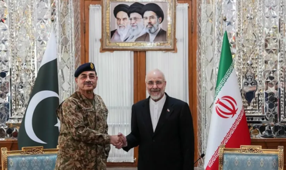 America aa Iran ge mashvaraathah baavaane thaareehe adhi kandanaalhaa: Pakistan