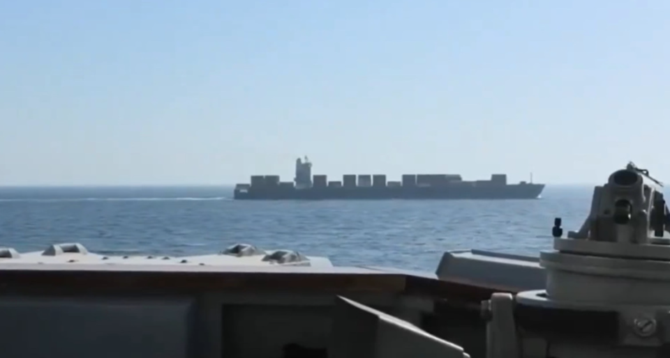 Ebbasvuma hilaafuve, America in Iran ge mudhaa ufulaa boatakah hamalaa dheefi