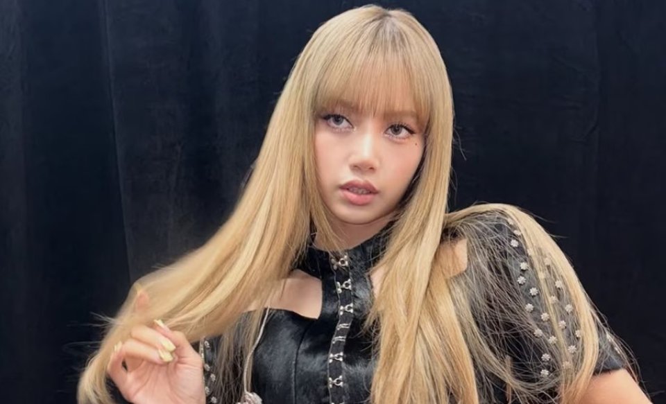 Coachella ge husha elhumaa eku Black Pink ge Lisa ah faadu kiyanee!