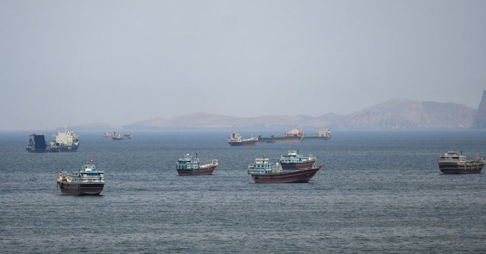 America ge navy in boat thakah dhin hamalaathakugai aammunge fas meehun maruvi: Iran