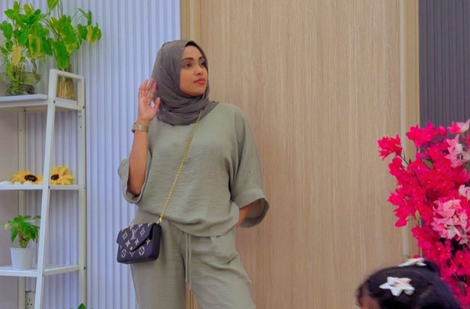 Adhadhu noohu ge documentary aa gulhigen Easha fuluhah haaziru kuranee, vakeelakee Shameem