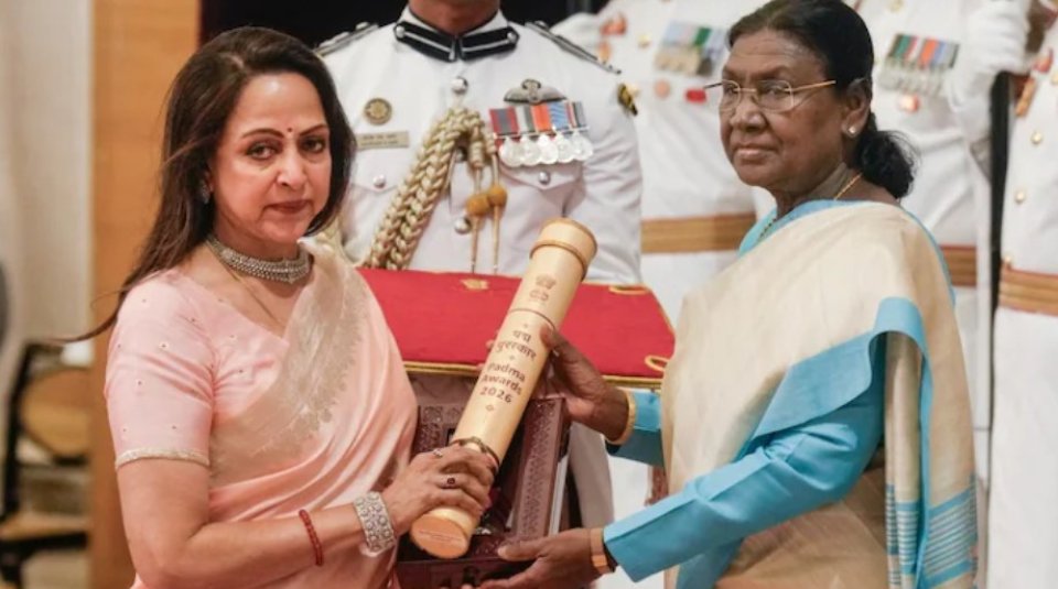 Dharmendra ah India ah dhevana ah enme sharafuveri award dheefi