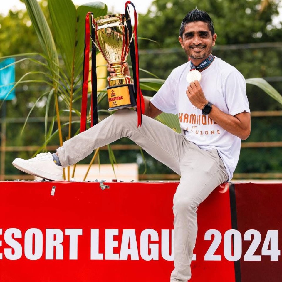 Holhudhoo heylhifashun feshunu moosage futuboalhaige dhathuru