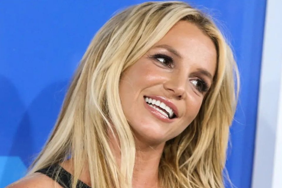 Amilla nafsaanee mahsala thakah Britney enme fahun iuthiraaf vejje