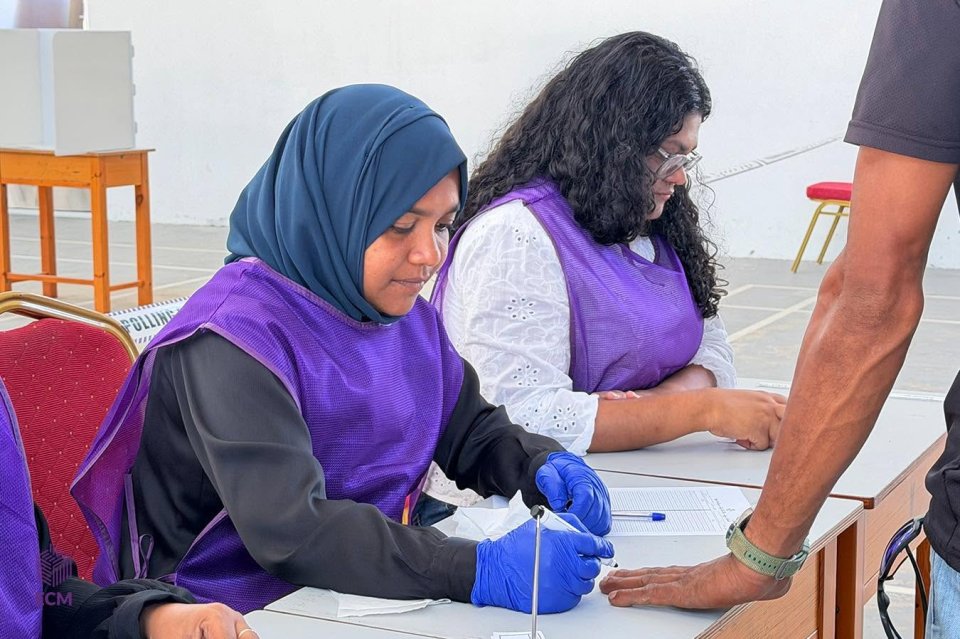 Hithadhoo uthuru dhaairaa ge by election ge vote lun fashaifi