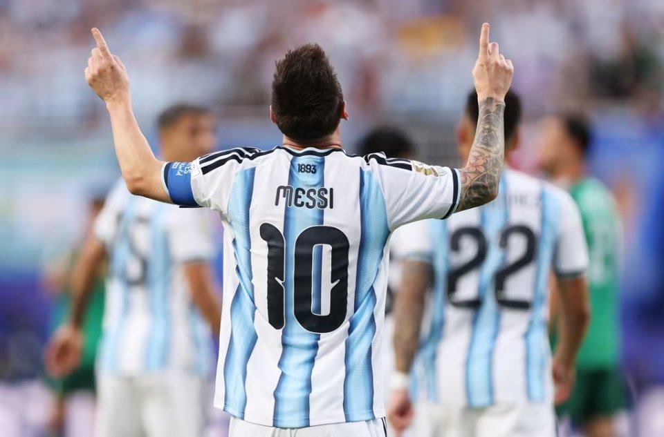Messi ge record hat-trick aaeku argentina ah rangalhu feshumeh