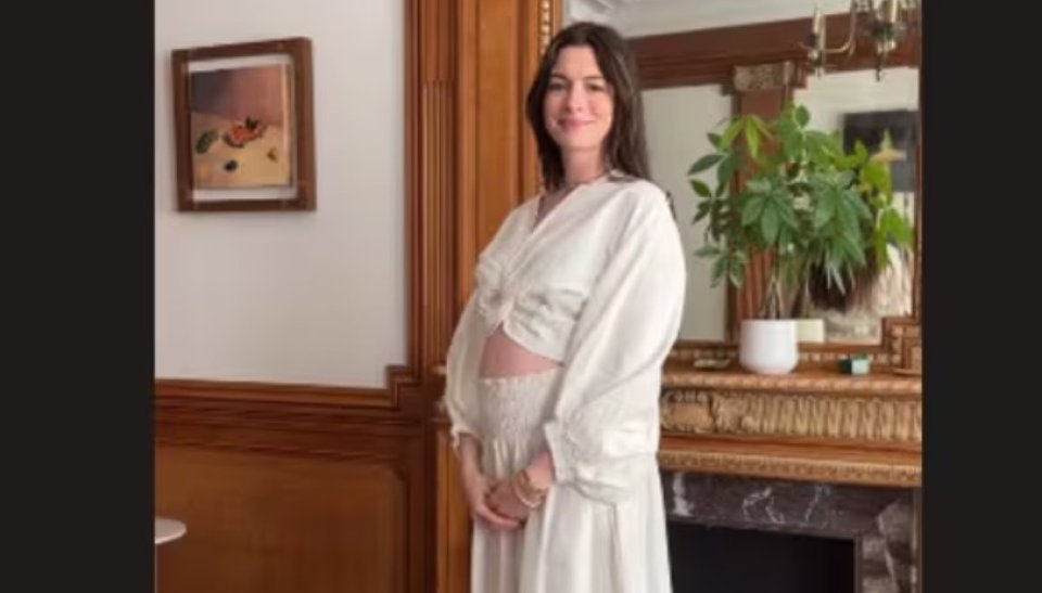 Thin vana dharifulhah Anne Hathaway ban'du bodu!