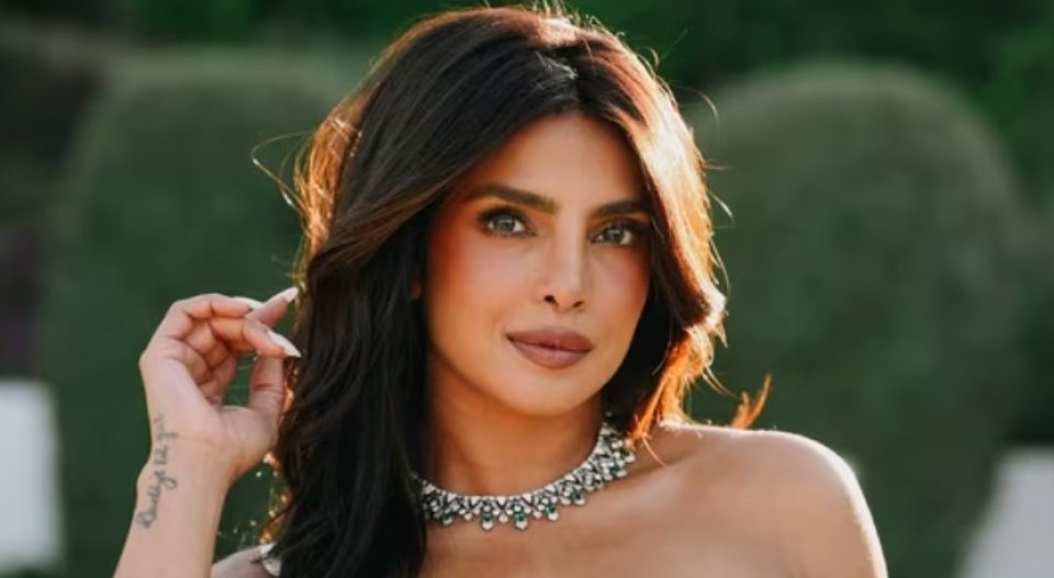 Bollywood ge kaamiyaabee aai hollywood ge thajuriba alhaa nukiyeyne kamah Priyanka bunefi