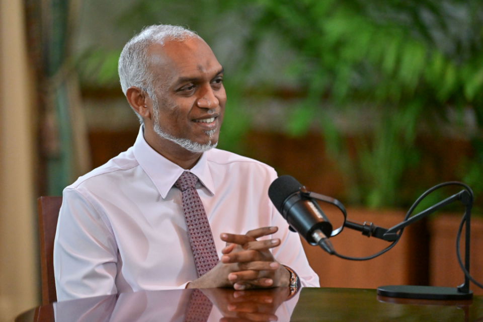 Boahiyaavahi kamuge mashroou thah hinganee nufoozun ehkibaa vegen: Raees