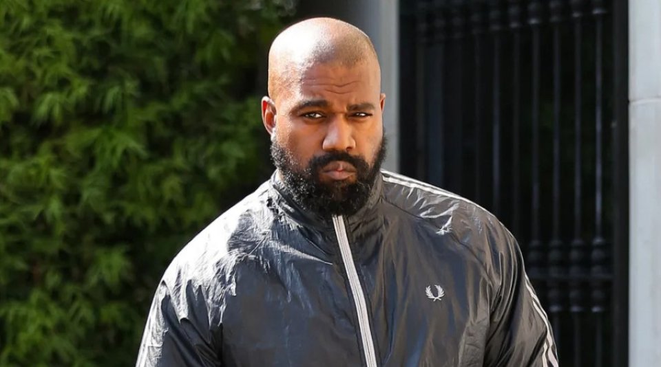 Boycott kuran govi govun thakaa eku ves Kanye ge concert kuriah!