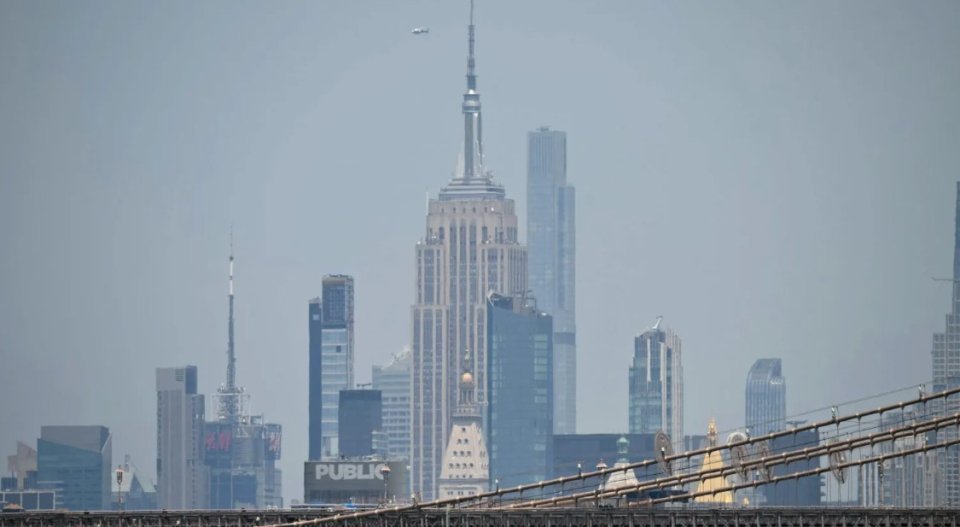 Empire State Building ge enme uhah araa jehsi stunt aa eku hahyarah!