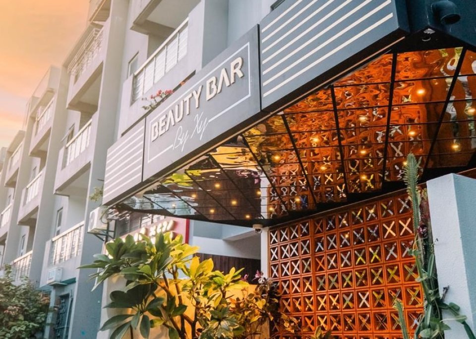 Anhenunnah khaassa saloon eh hulhumale phase 1 gai hulhuvaalaifi