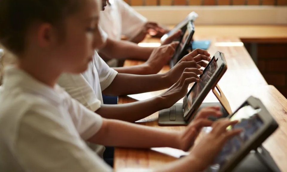 School thakugai technology beynun kurun: Kiyevumah huras elhunas heyo gotheh?