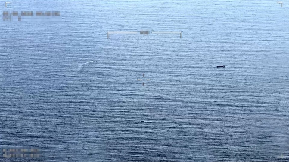 Supply dhoani adiah dhiya haadhisaa aa gulhigen gellunu 3 meehun nufeney: MNDF