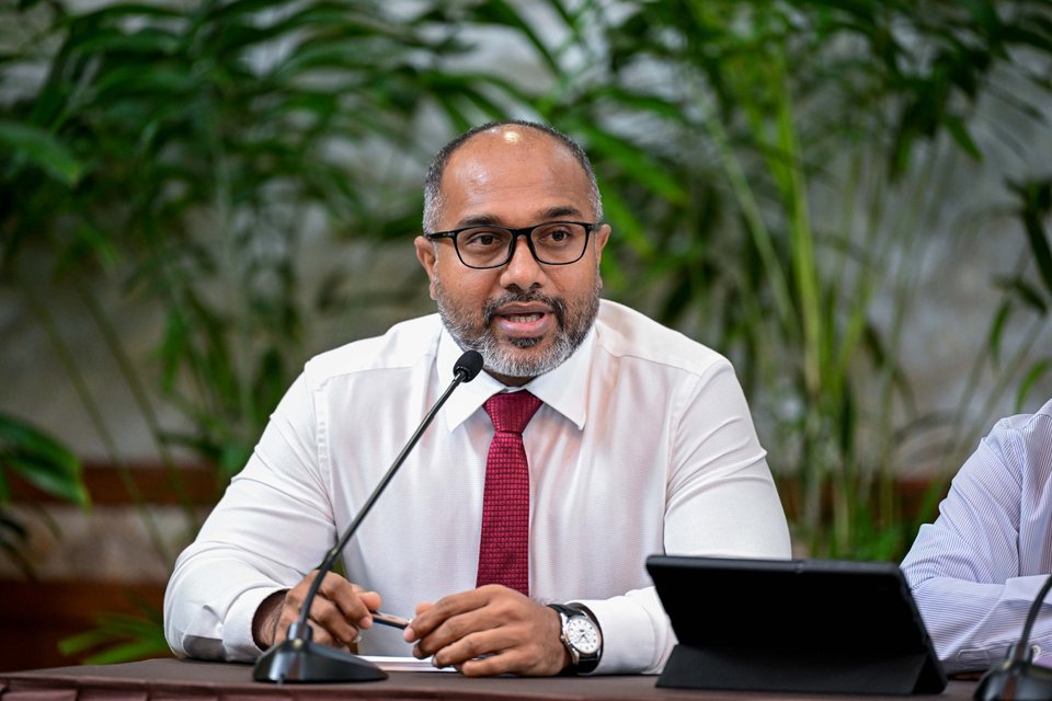 Kalhu baazaaru gai dollar vikkumugai resort chain adhi siyaasee baeh meehun!