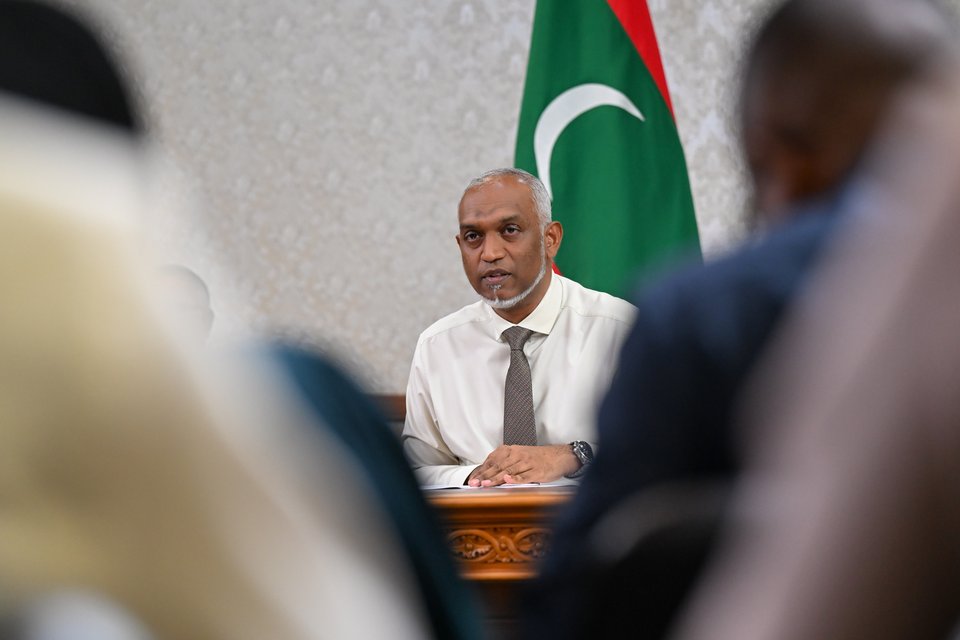 Resort thakuge verinnah Raees: resort thakugai dhaulathuge haggeh vey, dhacheh ves nuvaane
