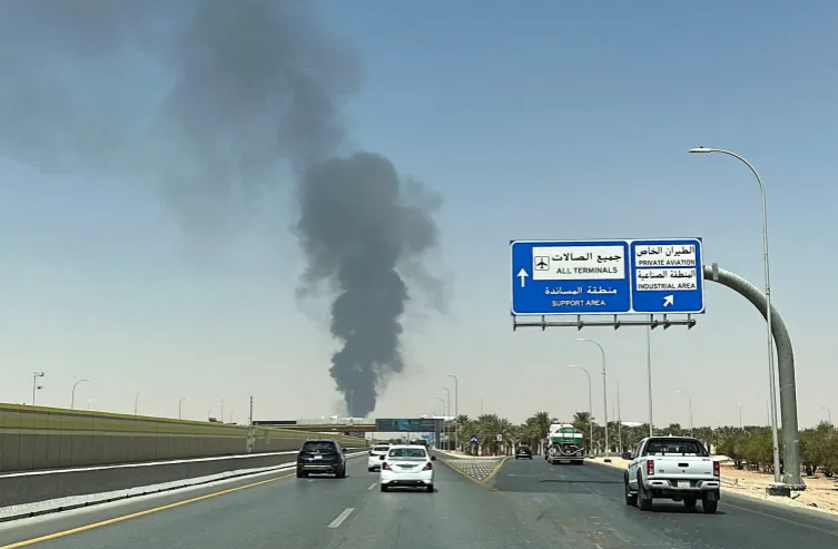 Houthis Riyadh ah fonuvaali ballistic missile eh huttuvi kamah coalition in bunefi 