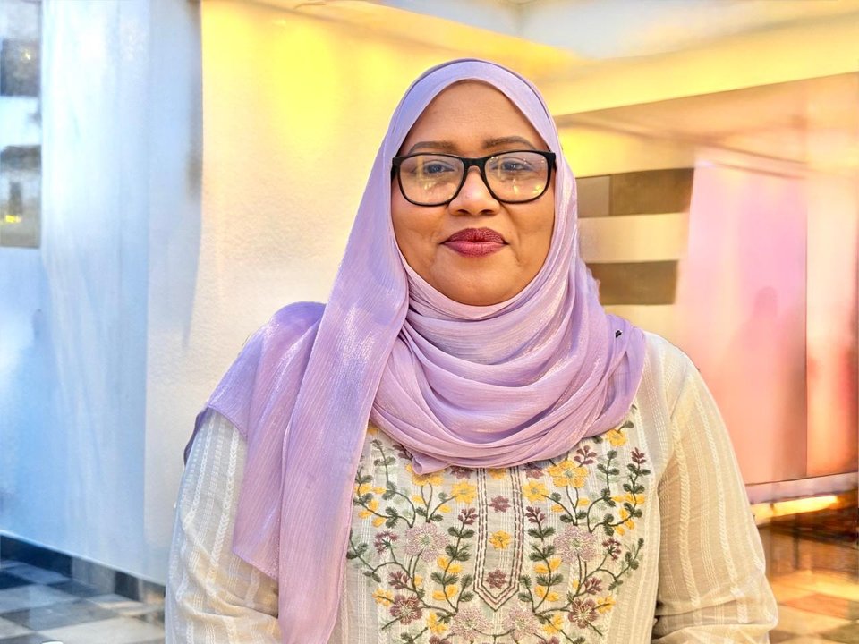 PEOPLE: Fiza hihvaraa ekee feshi bus dhathuru varah kaamiyaabu!