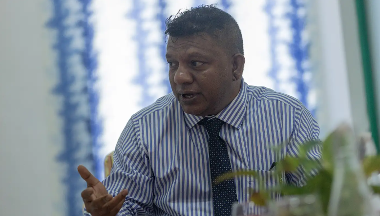 Hulhudhoo Council ge raees ah fiyavalhu alhaane kamuge inzaaru MDP in dheefi