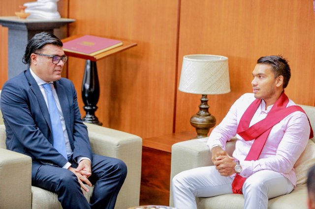 Raajje aa oi ekuverikan Namal dhekkevee dhivehi bahun