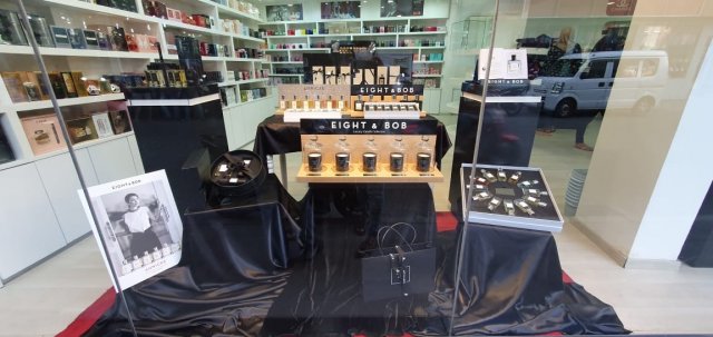 Luxury cent ai candles ge "Eight & Bob" raajje ah