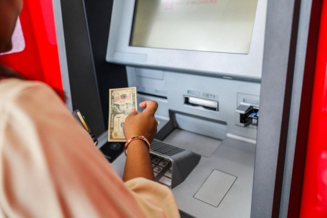 Dollar ebahuri tha?