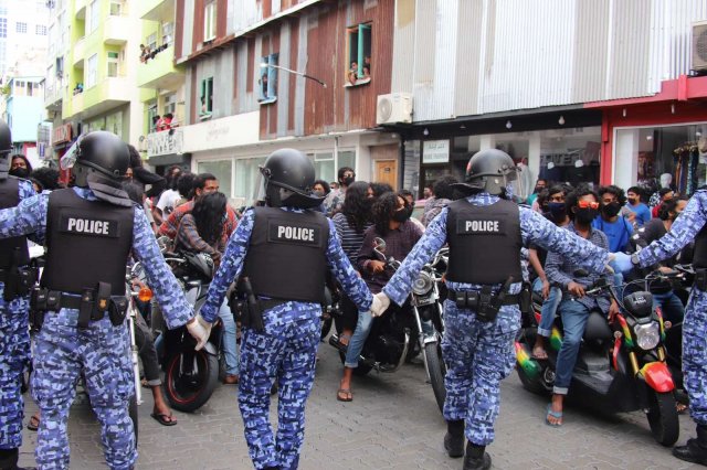 Evvumun hayyarukuri emmen joorimanaa, ekaku bandhugai
