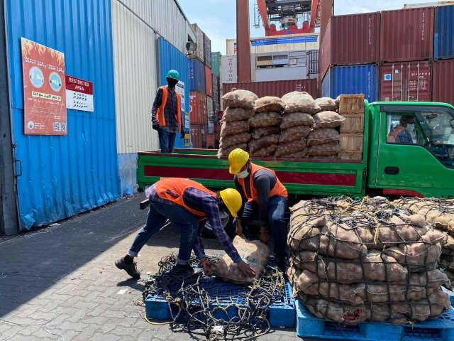 Midhiya mahu ves import kuri mudhaa 40% madhu vejje