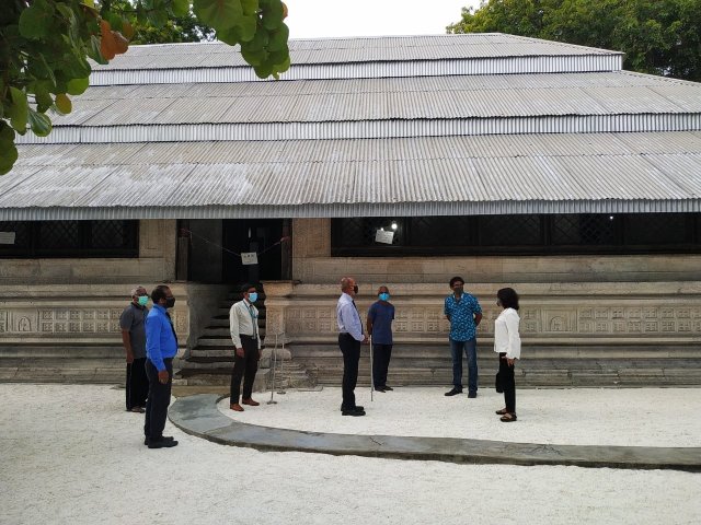 Maraamaathah fahu Hukuru miskiy alun miadhu hulhuvanee