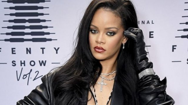 Islam dheenah furassara kurumah fahu Rihanna ma'aafah edhijje