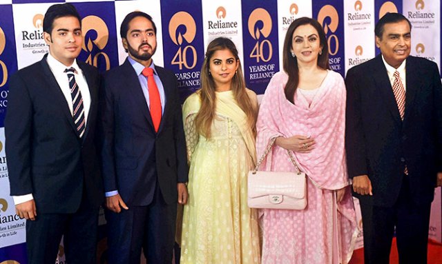 Mukesh Ambani ge dharin kotari saafukuranee amilla ah 