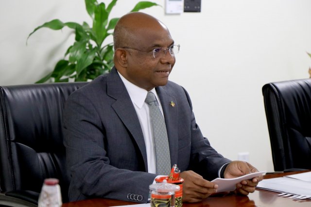 Minister Shahid covid ah positive vejjje
