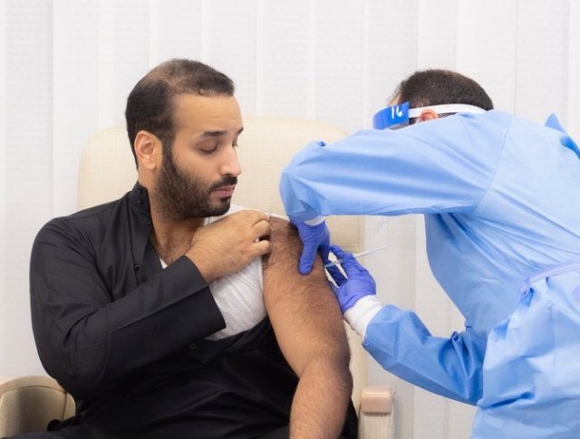 Saudi Arabia ge furathama covid vaccine doze crown prince ah 