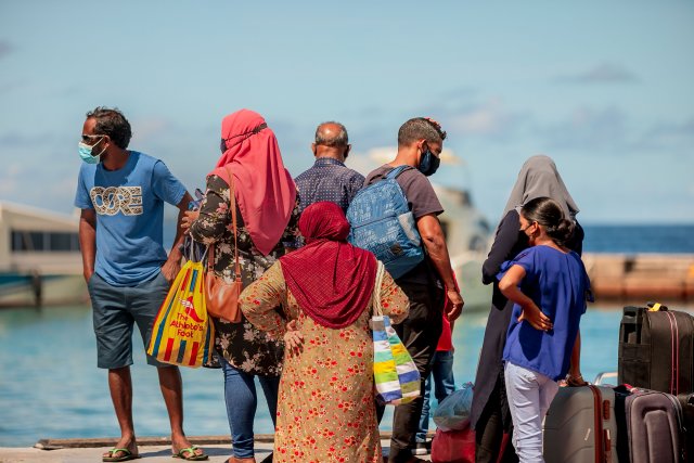 Eid ah gina bayaku atoll thereah, gin guest house full vejje