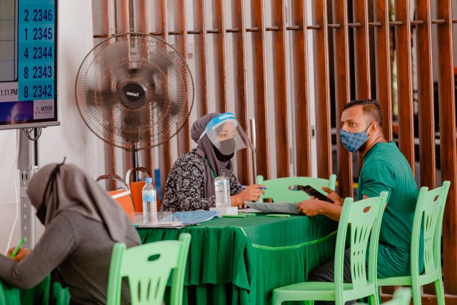 Covid vaccine furihama kuri meehunge adhadhu 303,430 araifi