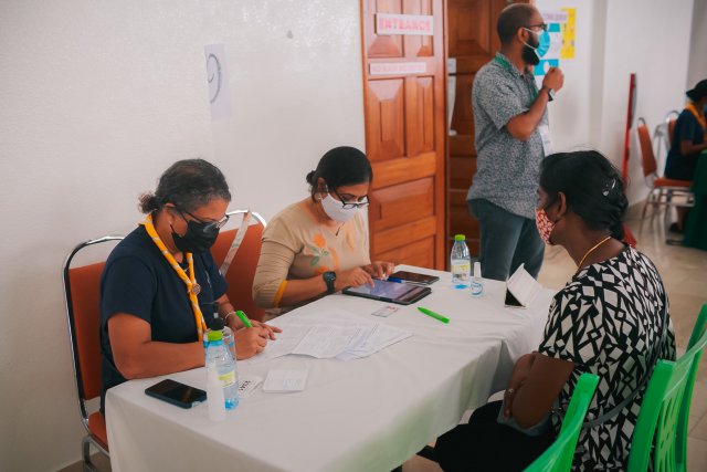 Covid vaccine furihama kuri meehunge adhadhu 308,095 ah