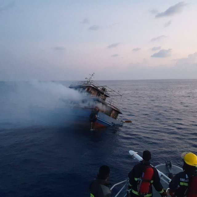 Emboodhu finolhu kairiya adiya dhiya boat nunagai dhookoh lanee