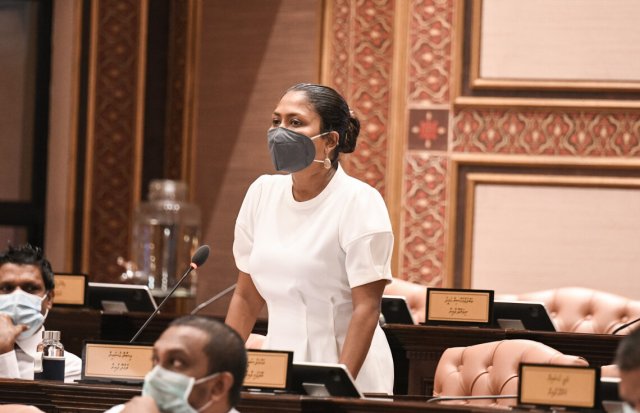 Tharahgee geneveynee riyaasee nizaamakun: Hisaan