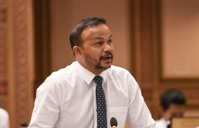 Dhefuhfenna gothah verikan kuran ai meehun ge haalathu maa goas: Ali Hussain