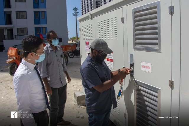 Hiya flatah current dhinumuge masakath ninmaalaifi