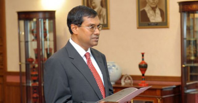 6 Aharu fahun uhthama fandiyaaru kamun Muthasim retire kuravvaifi