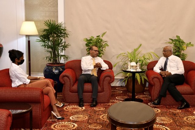 Inthihaabehgai vaadha kuraanee verikan badhalukuran: Nasheed